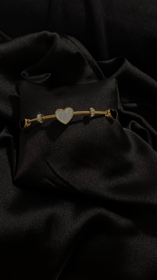 Gold Magnetic Clasp Heart Bracelet